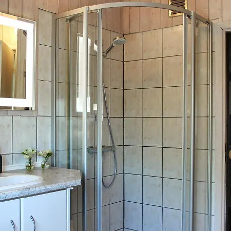 Three-bedroom In Bjert 2
