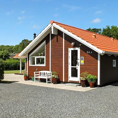 Three-bedroom In Bjert 2