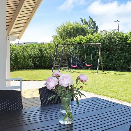 Three-bedroom In Bjert 2 Σπίτι διακοπών *